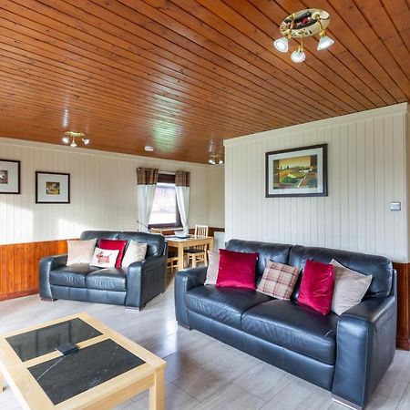 Bluebell Lodge 4 With Hot Tub, Newton Stewart Bagian luar foto