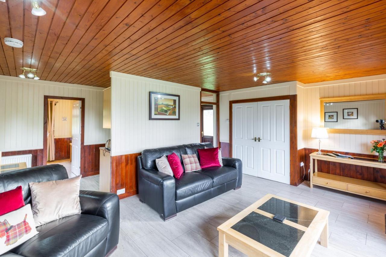 Bluebell Lodge 4 With Hot Tub, Newton Stewart Bagian luar foto