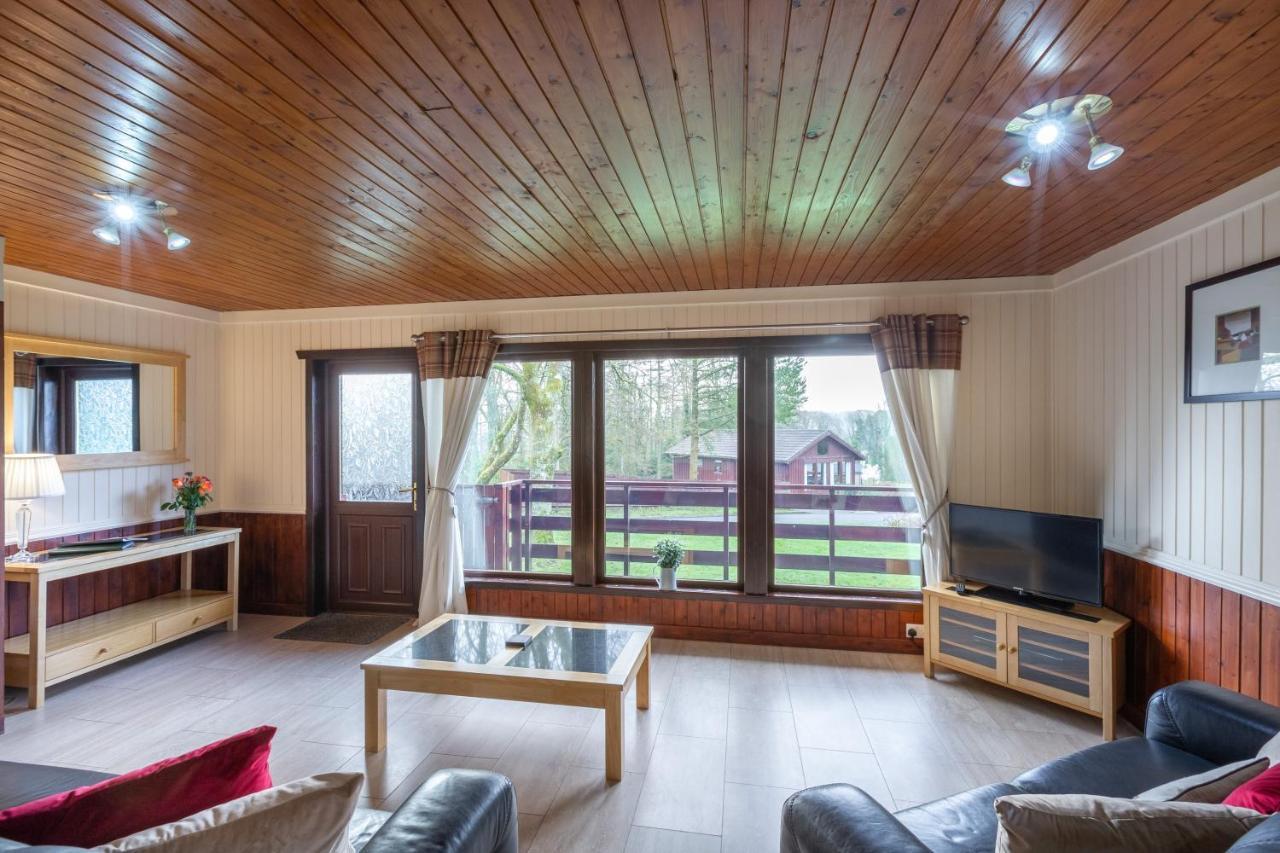 Bluebell Lodge 4 With Hot Tub, Newton Stewart Bagian luar foto